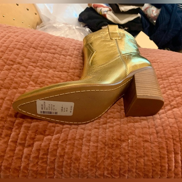 NWOT Marc Fisher Jalella Ankle Boot 7M - Gold Western Heeled Bootie never worn! - Picture 9 of 10